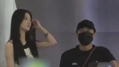 ​＂林更新恋情曝光：与小11岁女神举止亲密，网友祝福不断＂