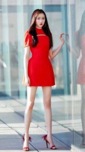 ​关晓彤：172cm的大长腿，娱乐圈新生代女演员，美貌与才华并存