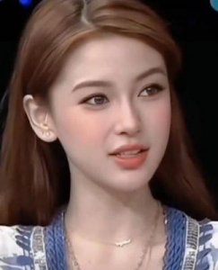 ​黄晓明与Angelababy离婚原因揭秘：12年感情生活走向终结