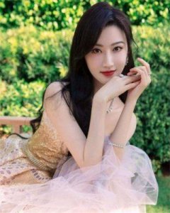 ​景甜背后的神秘金主是谁？恋情疑云中，全靠他助她事业攀升