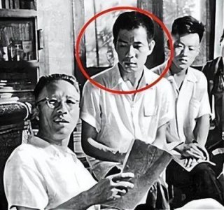​潘长江亲弟身份曝光，曾是知名演员，兄弟俩外貌相差悬殊令人惊讶