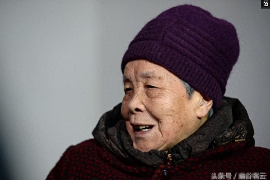 开国将军甘祖昌夫人：一生从事乡村教育，94岁仍坚持从事扶贫事业