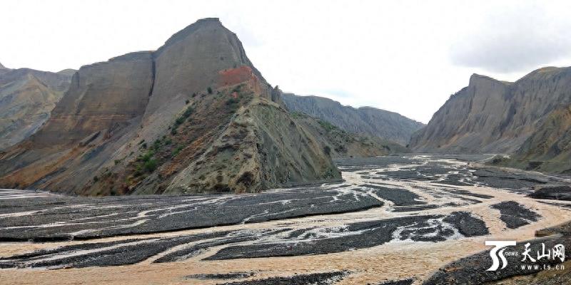 深入安集海大峡谷 一览鬼斧神工之美