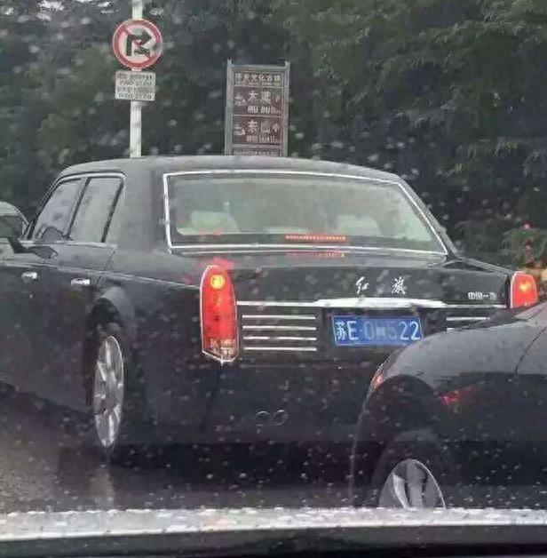 红旗L5虽然全球只卖了10台，但车主却都不是一般的背景