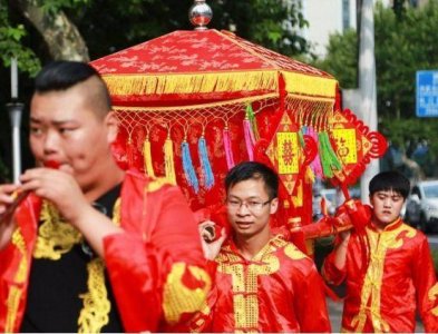 ​这才是古代真实的花轿，内饰不输百万房车，别再被电视剧给骗了