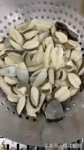 ​竹荪蛋营养丰富，清香嫩脆，餐桌上的美味佳肴