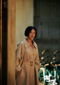 ​谭卓：因抑郁症溺水，只恋爱不结婚，《对手》第一场戏震住郭京飞
