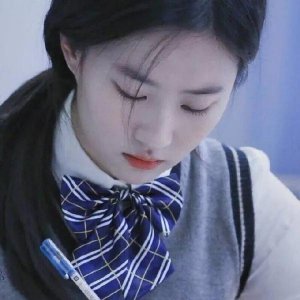 ​美少女｜女高中生校服照｜青春再现｜清纯动人