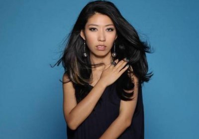 ​曲婉婷在国外吃着“人血馒头”不敢回国，她仍是中国籍