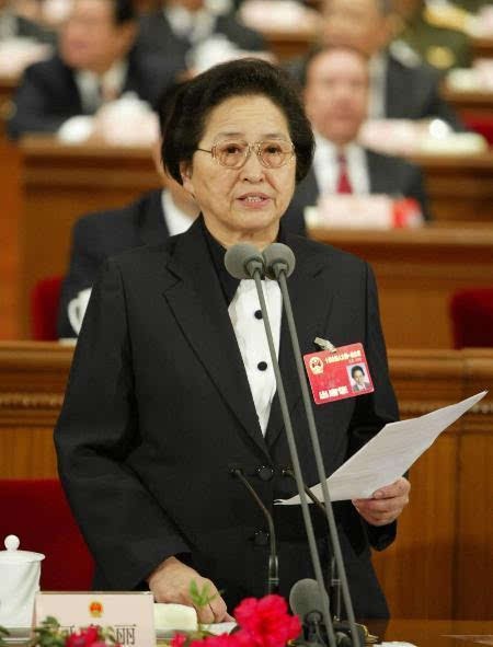 战斗英雄何思源简介 何思源健在子女四个子女近况近照