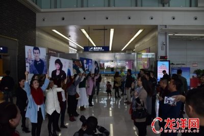 ​“快乐男生”歌手李菓回到家乡遵义受到隆重欢迎