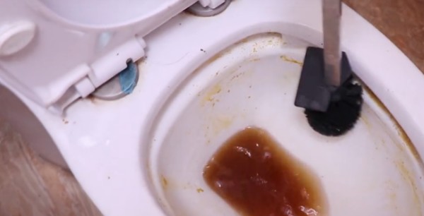 马桶污垢怎么彻底清除结石,马桶坚硬老垢怎么去除马桶结垢严重怎么去除图6
