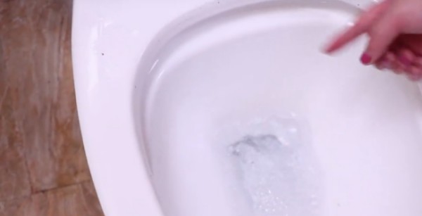 马桶污垢怎么彻底清除结石,马桶坚硬老垢怎么去除马桶结垢严重怎么去除图8