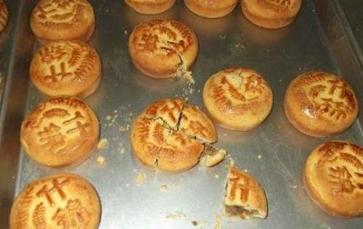 ​怎么防止烤月饼裂开，为什么我烤出来的月饼皮总是裂开呢？