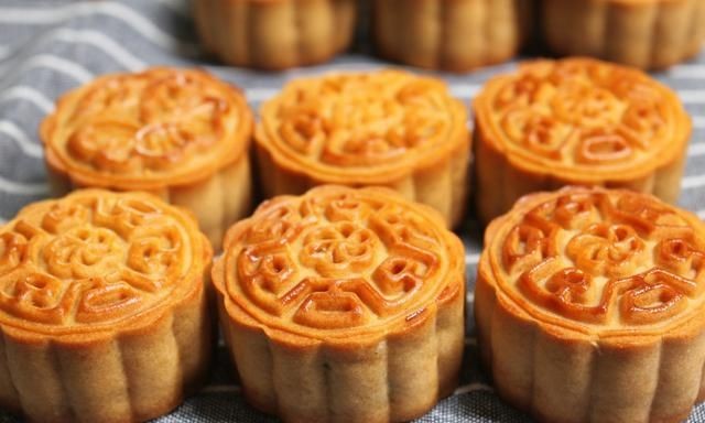 为什么我烤出来的月饼皮总是裂开呢