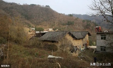 大叔没想到自己53岁找到了另一半，在大山里生活逍遥自在幸福美满