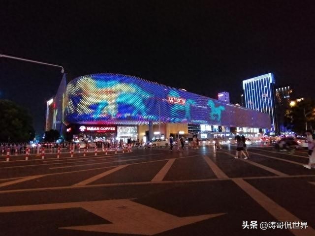 总投资500亿元的楚河汉街，你不来逛一逛吗？