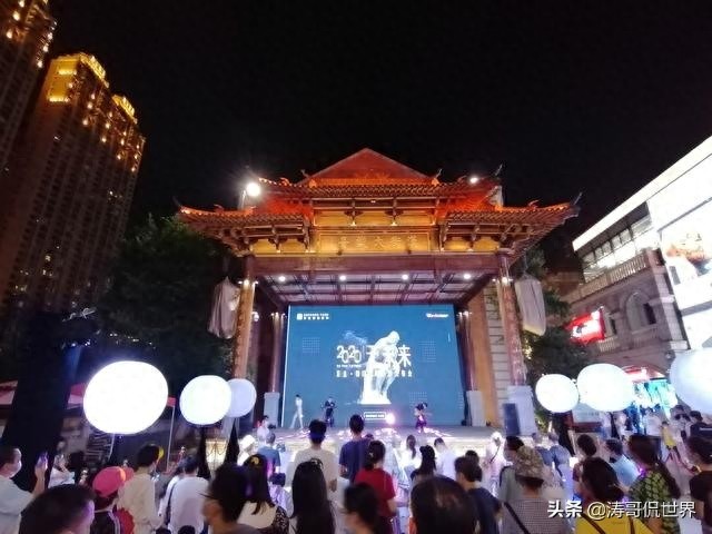 总投资500亿元的楚河汉街，你不来逛一逛吗？