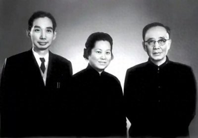 ​郭沫若夫人于立群最后露面的照片，丈夫离世不久她为何选择自尽？