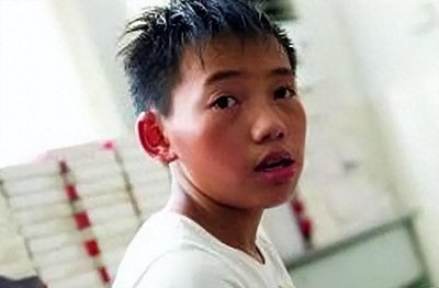 ​苦命孤儿杨六斤：父早逝母改嫁，获五百万善款，之后生活怎么样？
