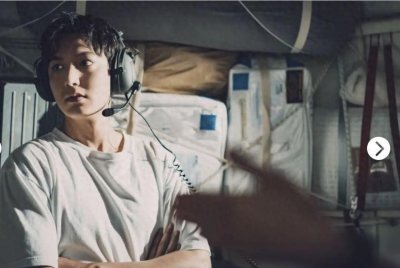 ​孔孝真婚后首个电视剧照曝光，和李敏镐合作出演《问问星星吧》