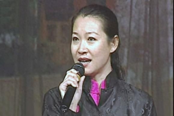 赵本山现任妻子马丽娟近照