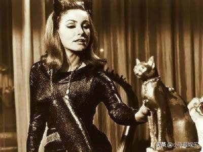 黑色紧身皮衣皮裤，猫耳面具，dc猫女大盘点，看看哪个是你的菜