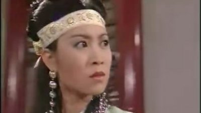 ​她被称为港版那英，林正英《僵尸道长》中的鬼太后，如今幸福美满