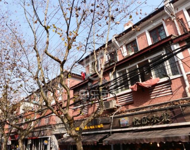 上海公路莫名起火（位置曾经是老上海的一个火葬场）(2)_