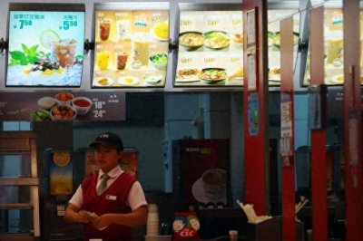 ​疫情下的餐饮店，员工成了最后的羔羊