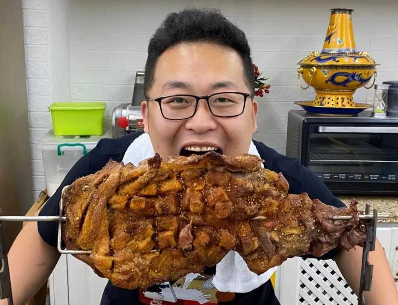 方丈半吨先生(“盐王爷”半吨先生否认假吃)