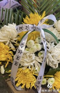 ​鲜花祭祀让清明更“文明”
