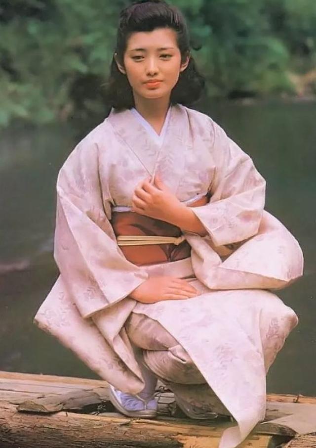 真正的川岛芳子漂亮吗（盘点日本十大美人）(38)