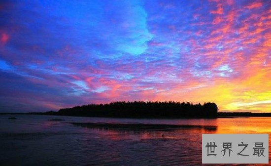 描写洞庭湖的诗句，其中李白和白居易写的最为生动形象