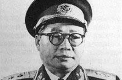 ​钟赤兵：单腿走完长征的中将，长征中经历3次无麻药的截肢手术