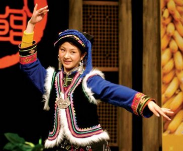 ​“天仙妹妹”尔玛依娜的娱圈沉浮录，她就这样改写了自己的结局