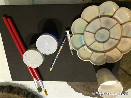 儿童创意美术:沥粉画-跟着线走