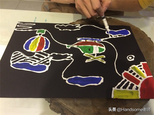 儿童创意美术:沥粉画-跟着线走