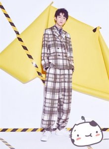 ​孟子坤新写真来了，这个小伙子打扮起来气质还真不一般！