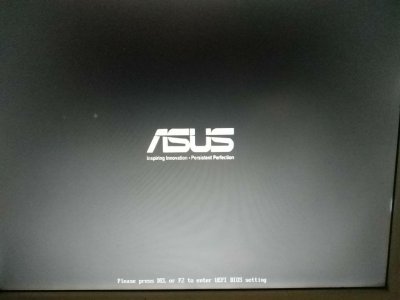 ​电脑开机卡在主板logo界面怎么办？该如何去处理然后使用电脑！